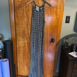 Stick Fix Papermoon navy and white pattered halter style maxi size medium